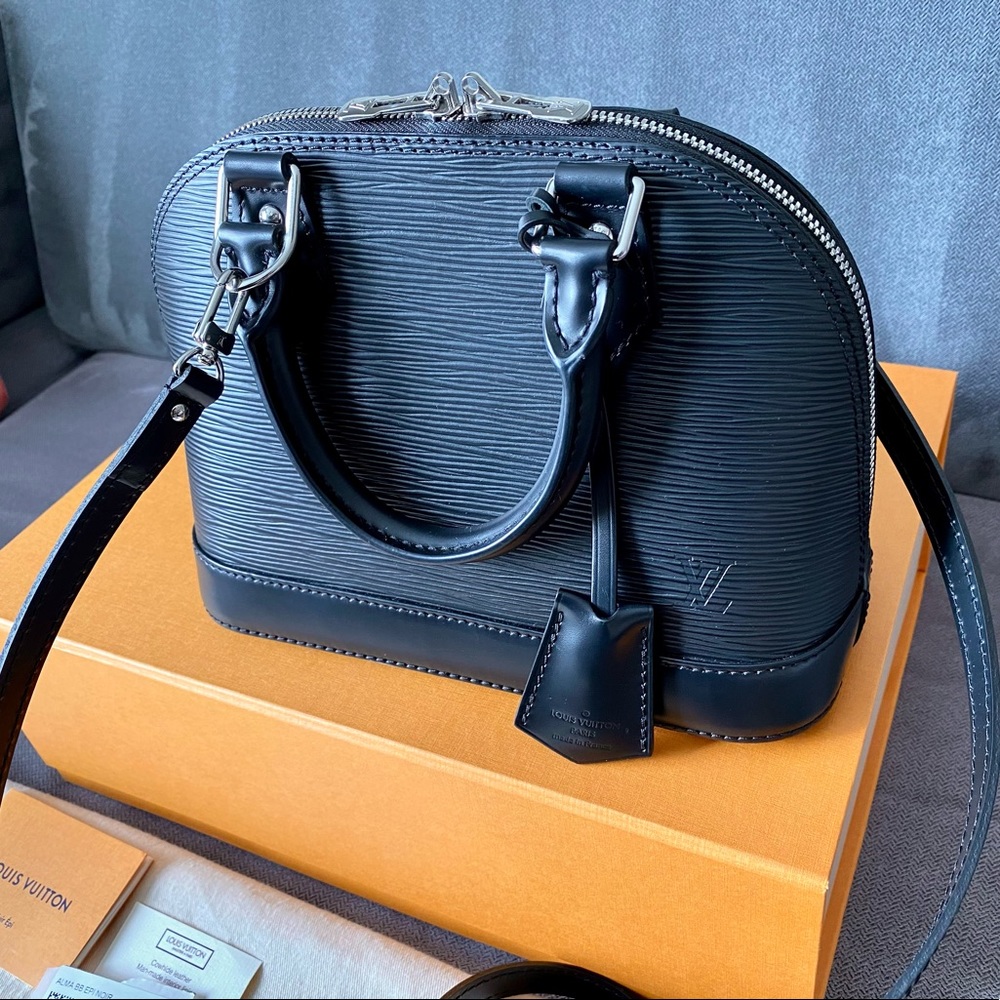 SOLD❣️ Louis Vuitton Epi Alma BB Black Crossbody